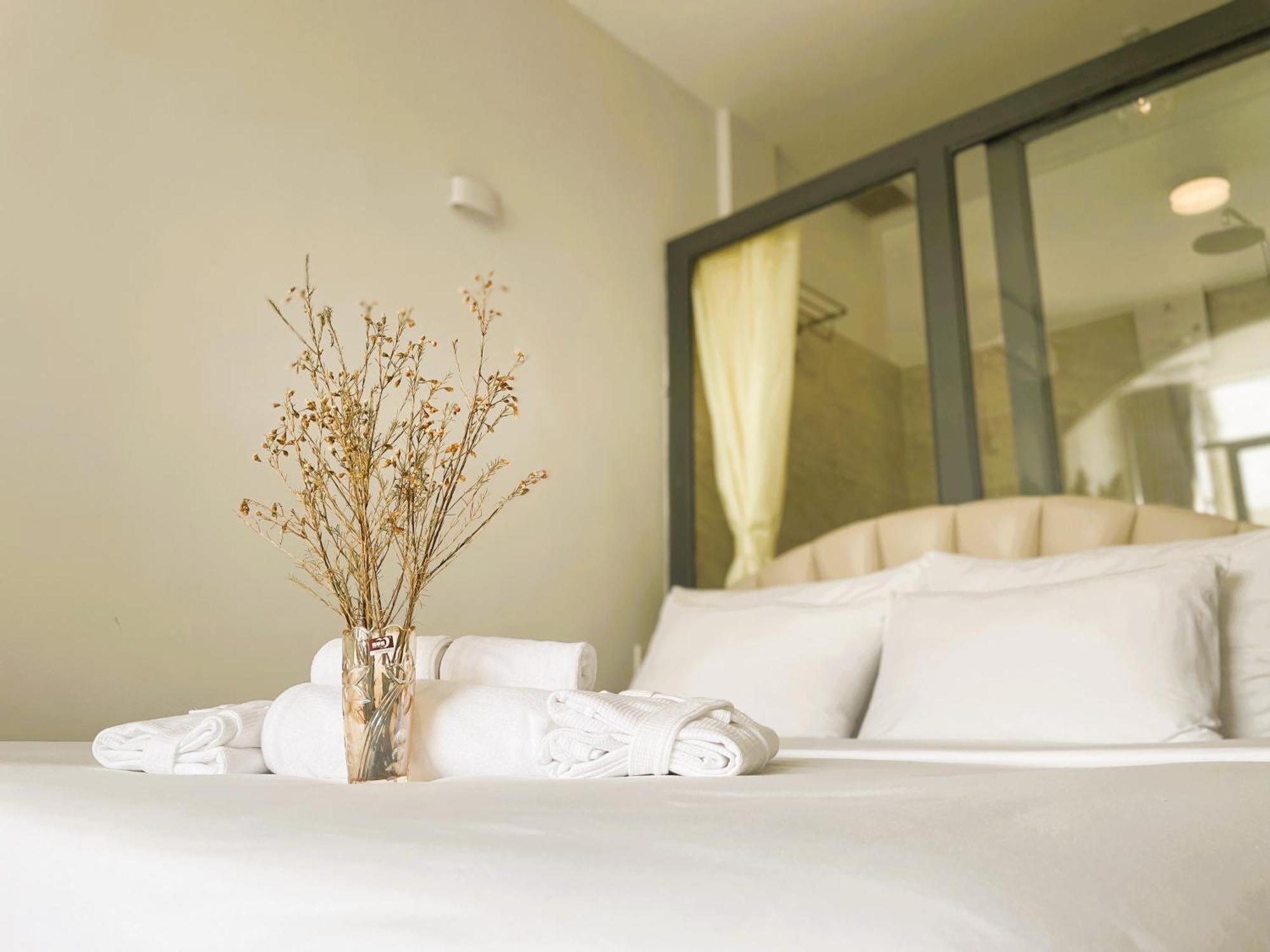 مدينة هوشي منه 6Even Hotel - Have A Staycation In The Cafe Apartments Building المظهر الخارجي الصورة